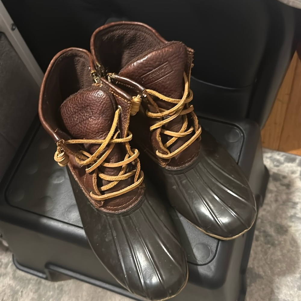 Women’s used sperry, size 8